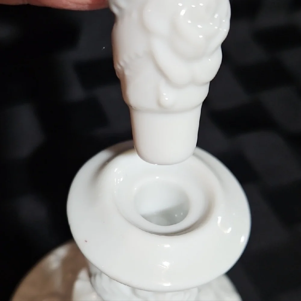 Elegant Porcelain Ceramic Decorative Bud Vase/Candle Holder, Epergne
